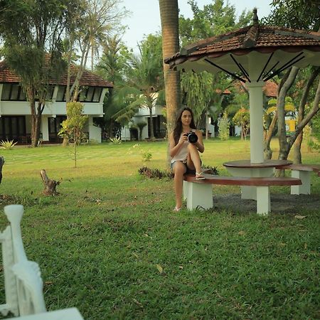 Nihara Resort And Spa Cochin Kochi Kültér fotó