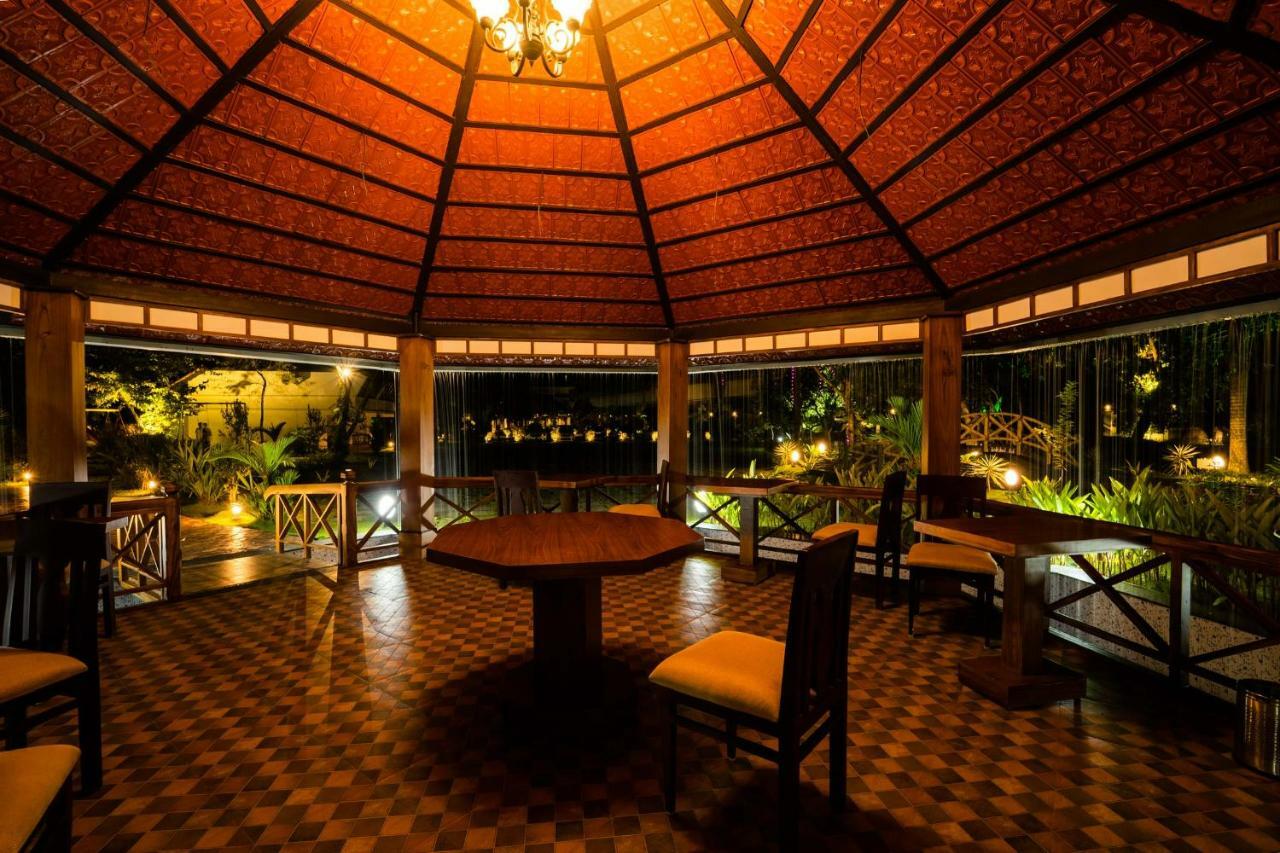 Nihara Resort And Spa Cochin Kochi Kültér fotó