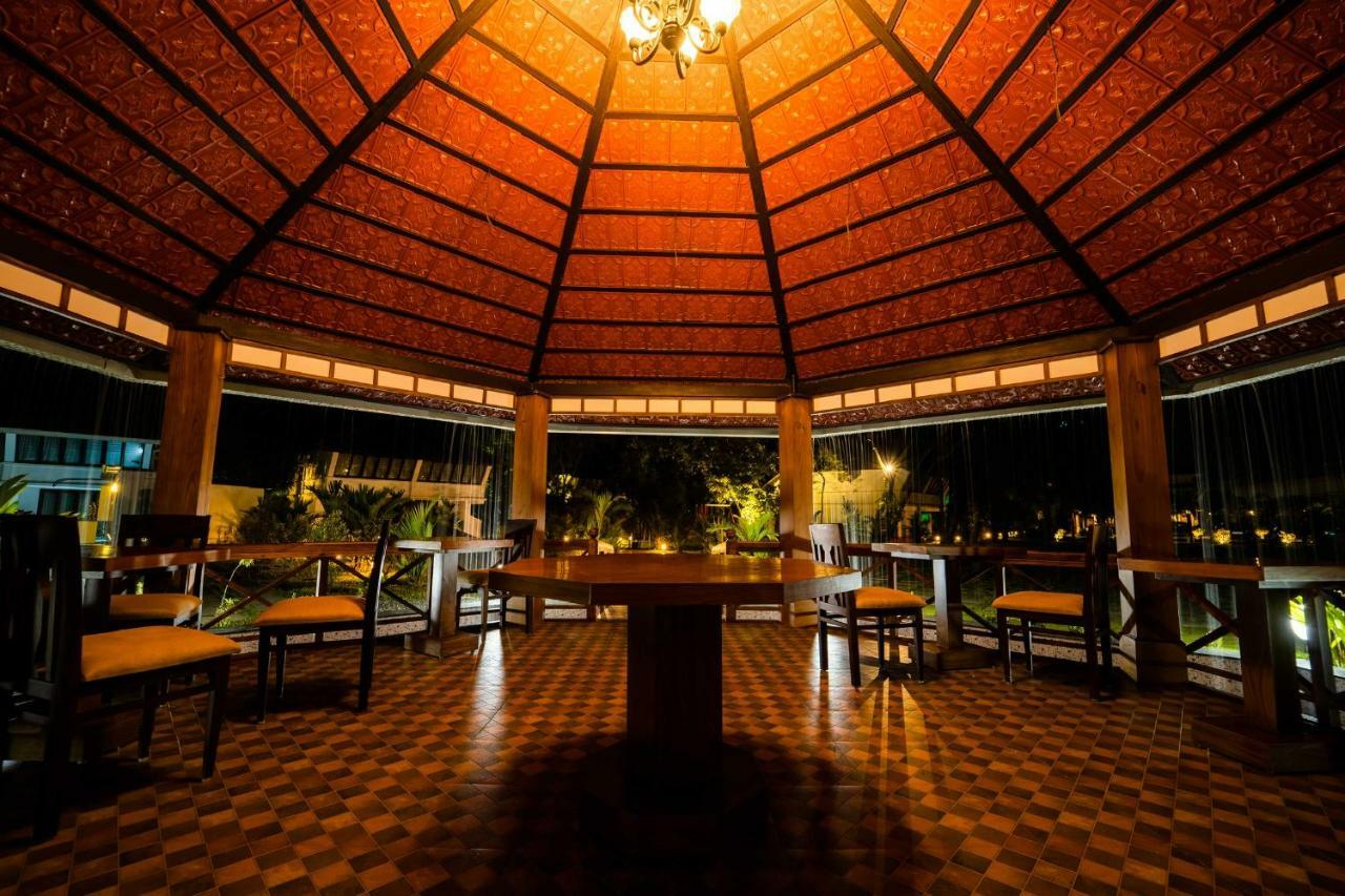 Nihara Resort And Spa Cochin Kochi Kültér fotó