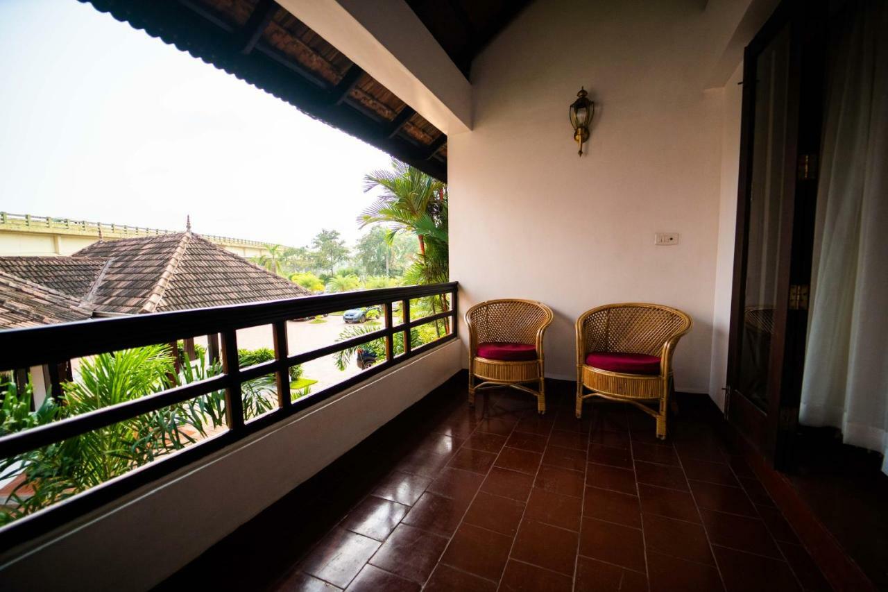Nihara Resort And Spa Cochin Kochi Kültér fotó