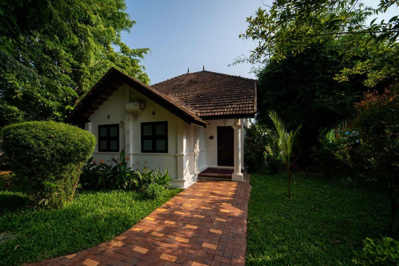Nihara Resort And Spa Cochin Kochi Kültér fotó