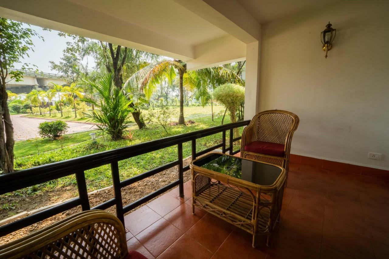 Nihara Resort And Spa Cochin Kochi Kültér fotó