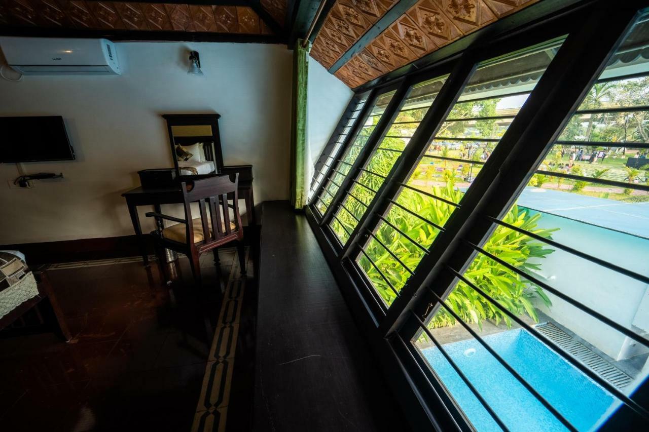 Nihara Resort And Spa Cochin Kochi Kültér fotó