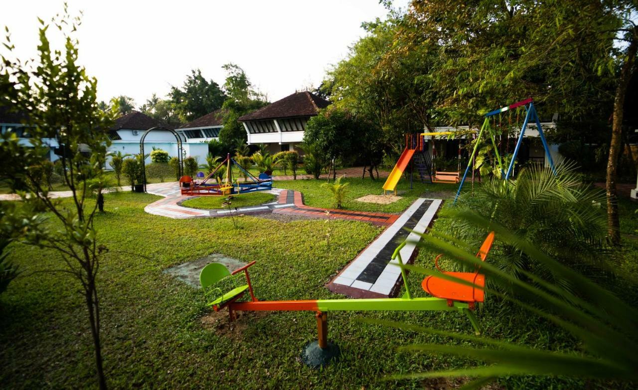 Nihara Resort And Spa Cochin Kochi Kültér fotó