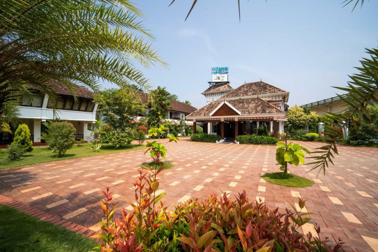 Nihara Resort And Spa Cochin Kochi Kültér fotó