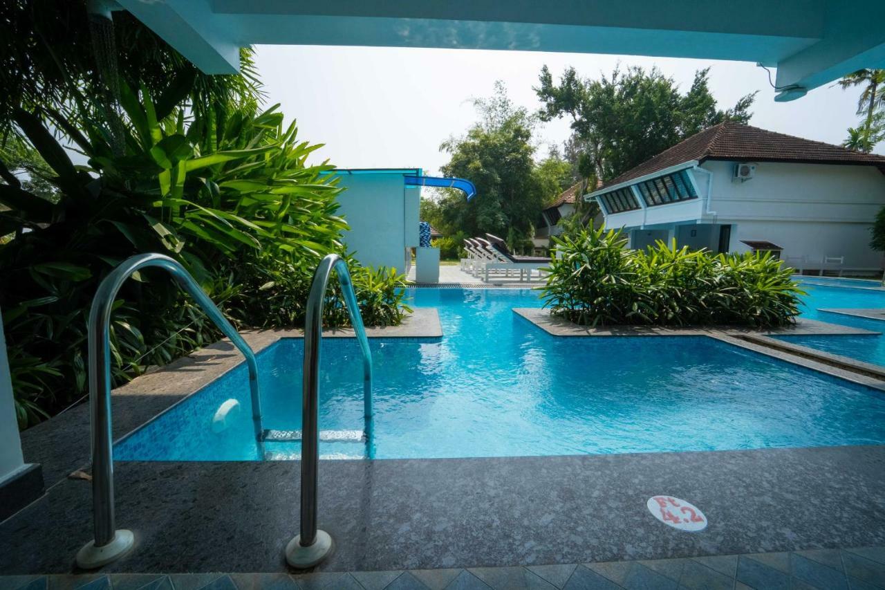 Nihara Resort And Spa Cochin Kochi Kültér fotó